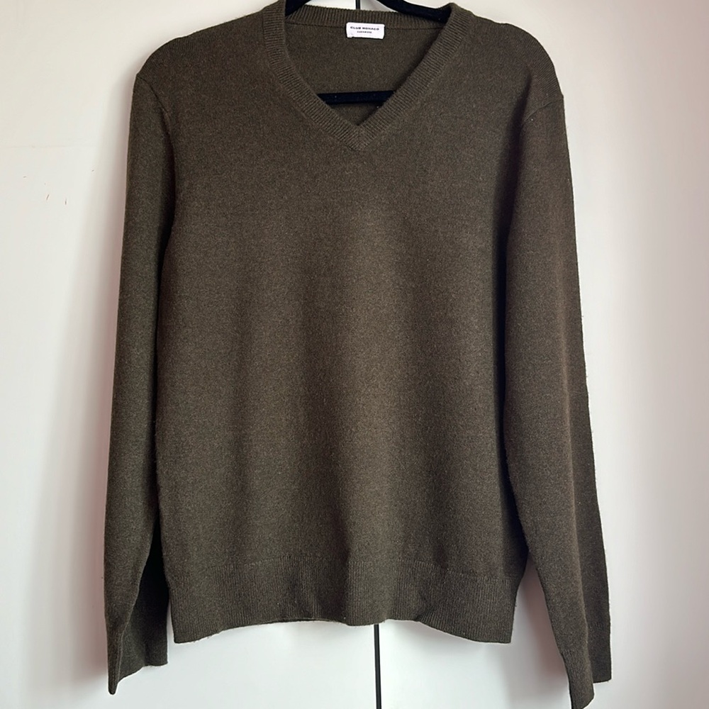 - Club Monaco men’s v - neck cashmere sweater size S-M